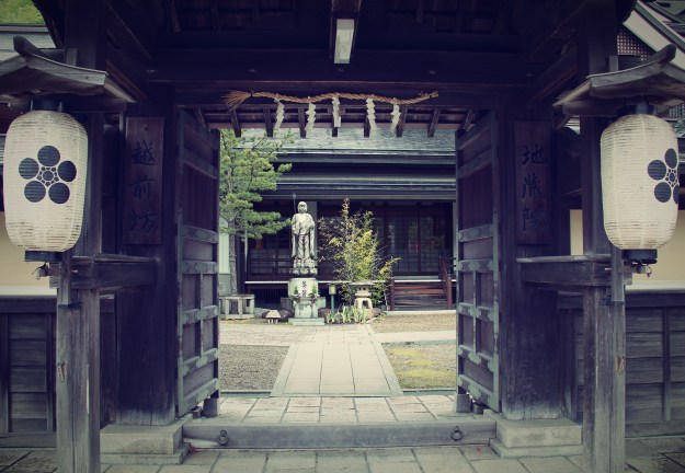 EE-Koyasan-010-trial